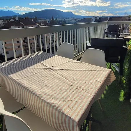 Panorama Stay, Pool, Balcony And Mountain View * 안시