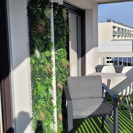 Panorama Stay, Pool, Balcony And Mountain View 아파트 *